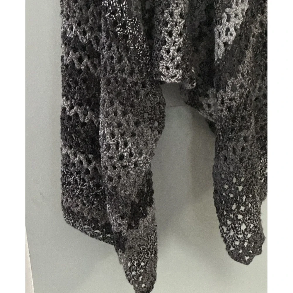 Crochet Knit Blue and‎ Gray Striped Poncho Edgy Boho OS Ombré Hippie 70s